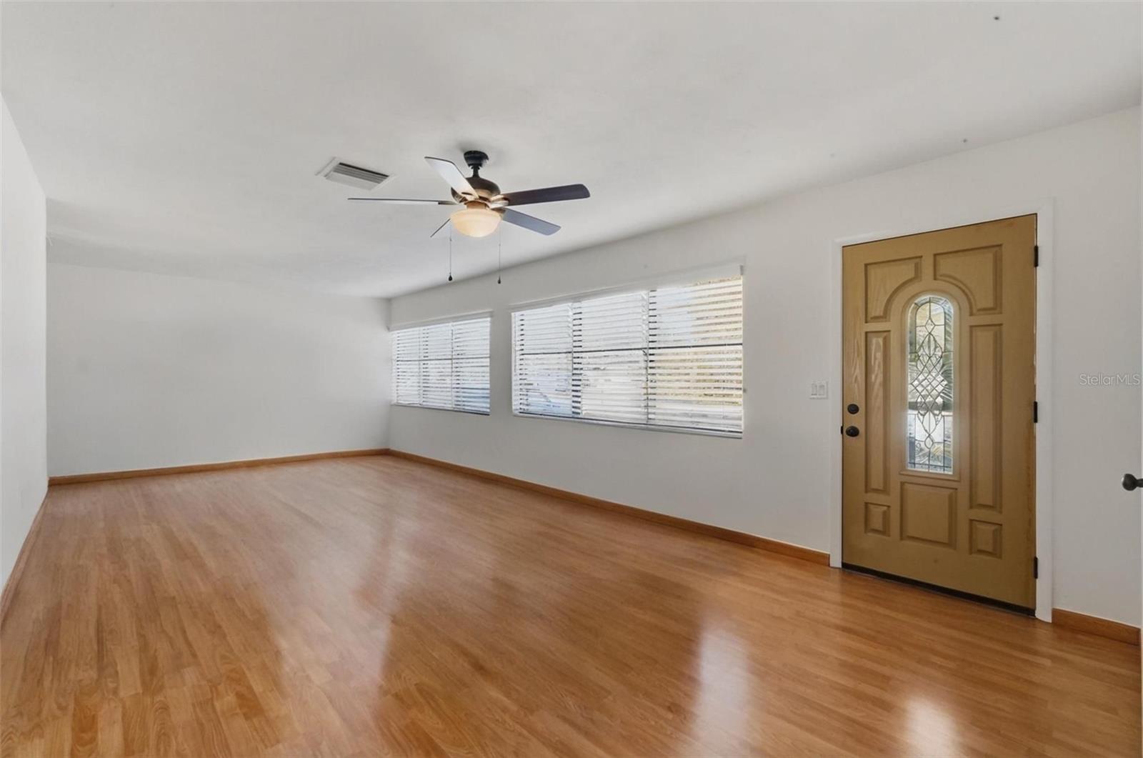 Image 5 of 54 For 104 Hercules Avenue