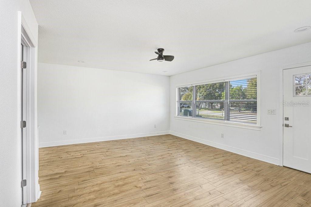 Image 10 of 25 For 207 Duncan Avenue