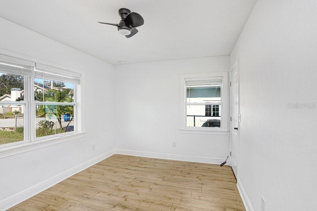 Image 16 of 25 For 207 Duncan Avenue