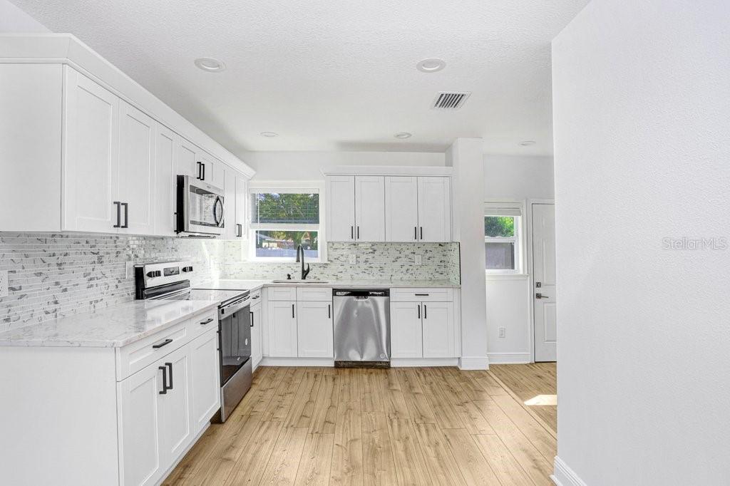 Image 4 of 25 For 207 Duncan Avenue