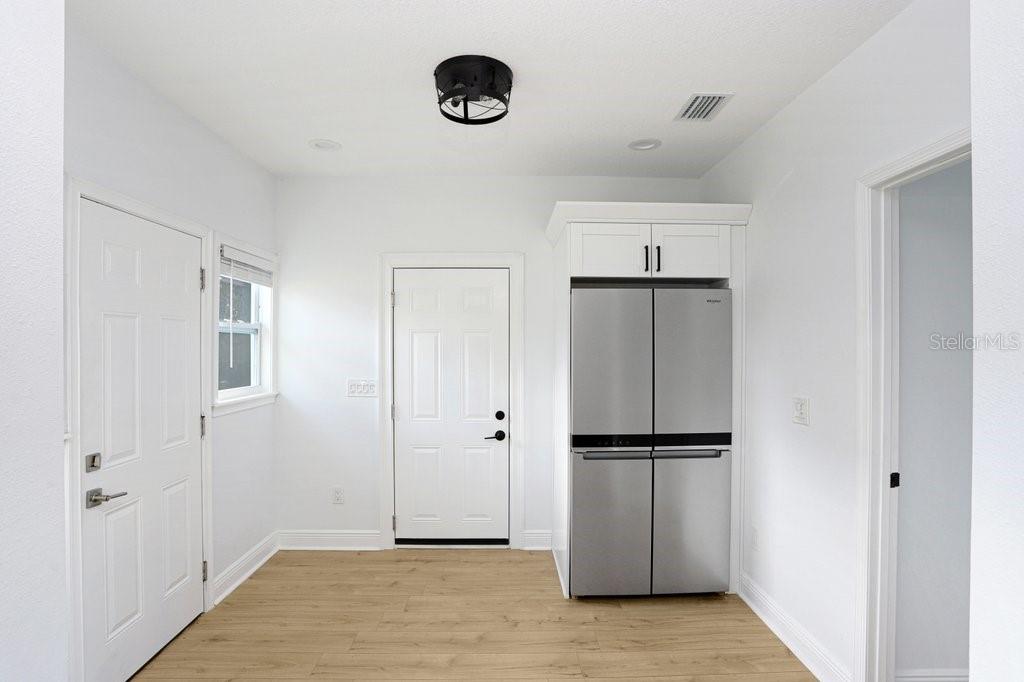 Image 5 of 25 For 207 Duncan Avenue