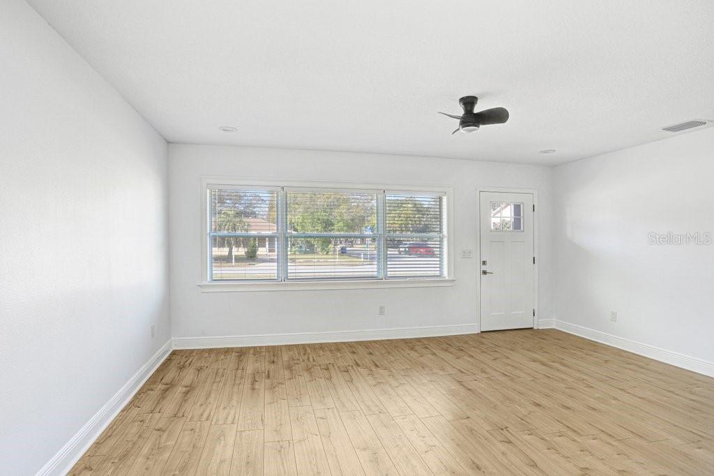 Image 6 of 25 For 207 Duncan Avenue