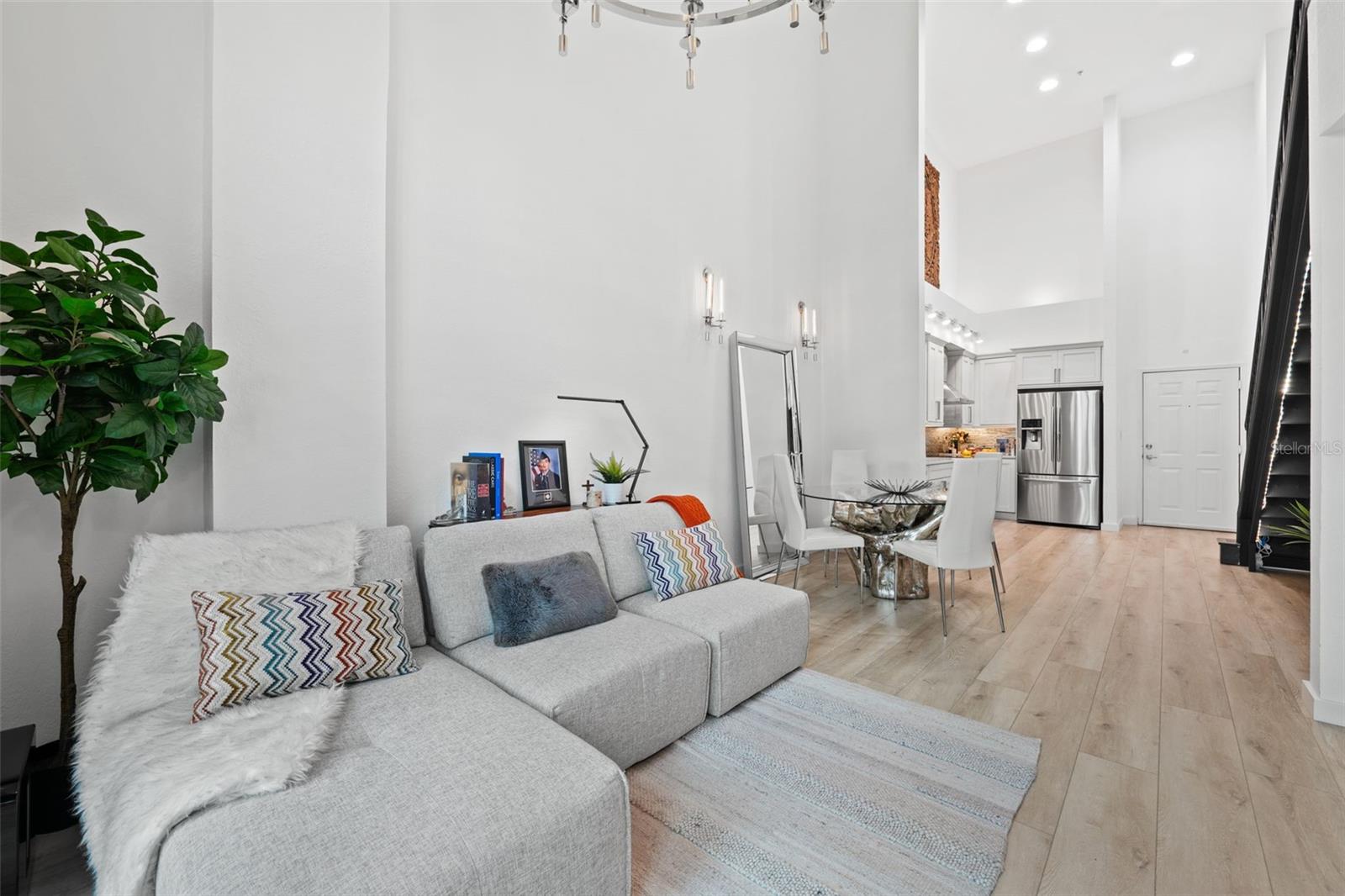 Image 13 of 39 For 700 Harbour Island Boulevard 143