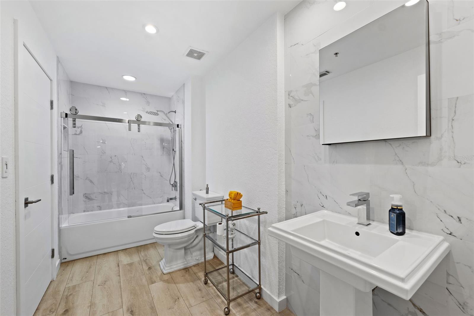 Image 22 of 39 For 700 Harbour Island Boulevard 143