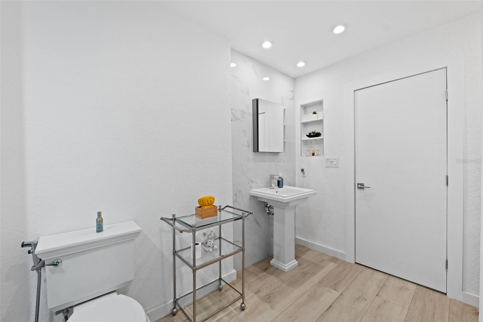 Image 23 of 39 For 700 Harbour Island Boulevard 143