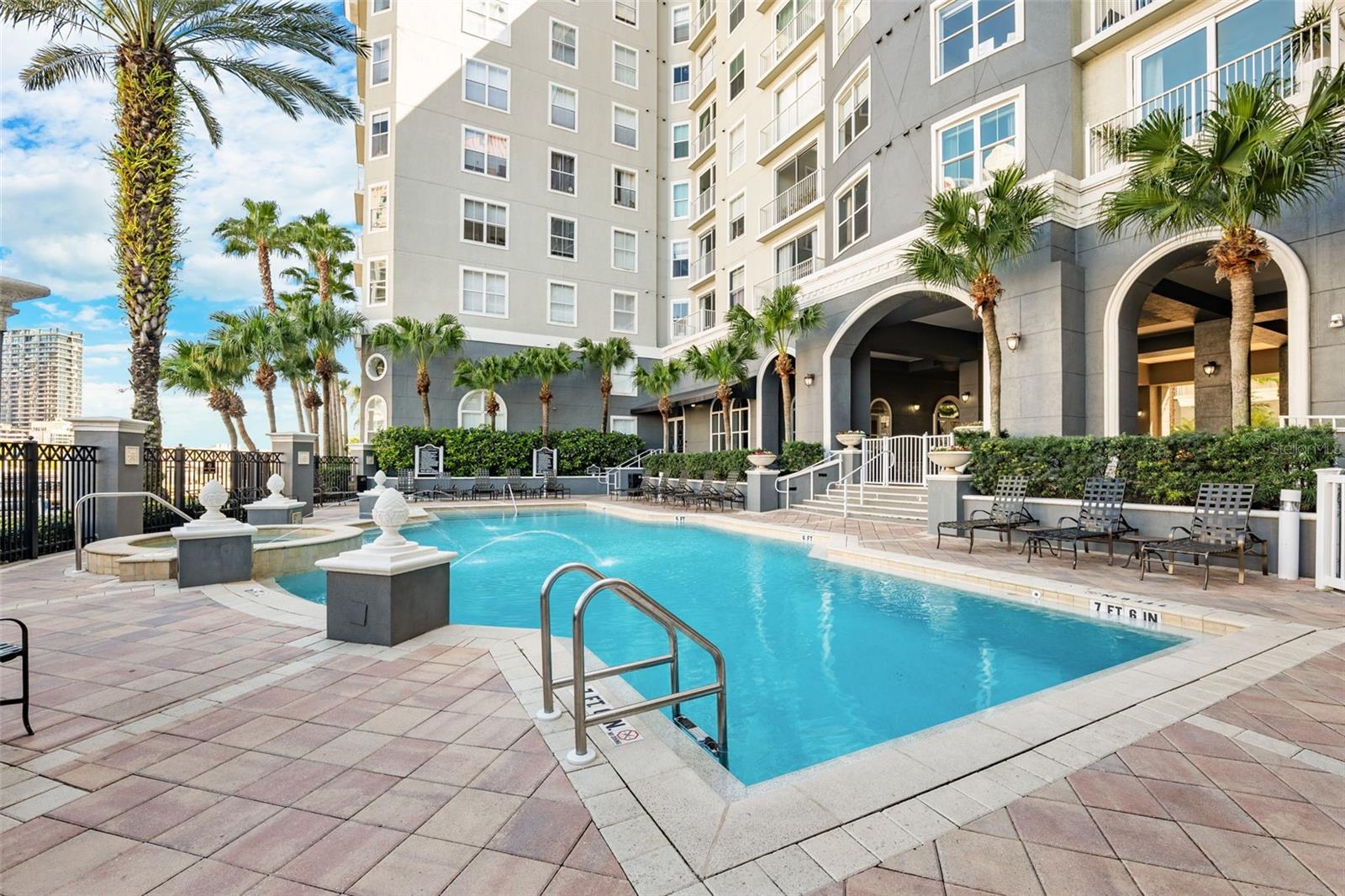 Image 29 of 39 For 700 Harbour Island Boulevard 143