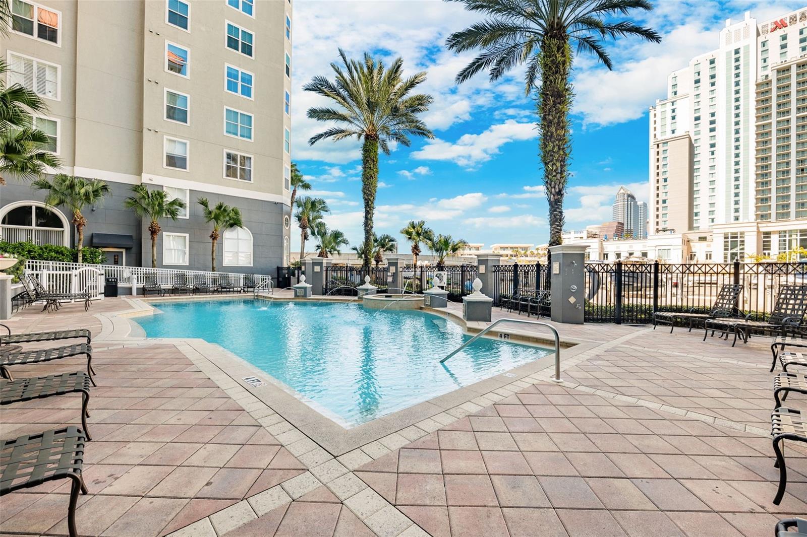 Image 30 of 39 For 700 Harbour Island Boulevard 143