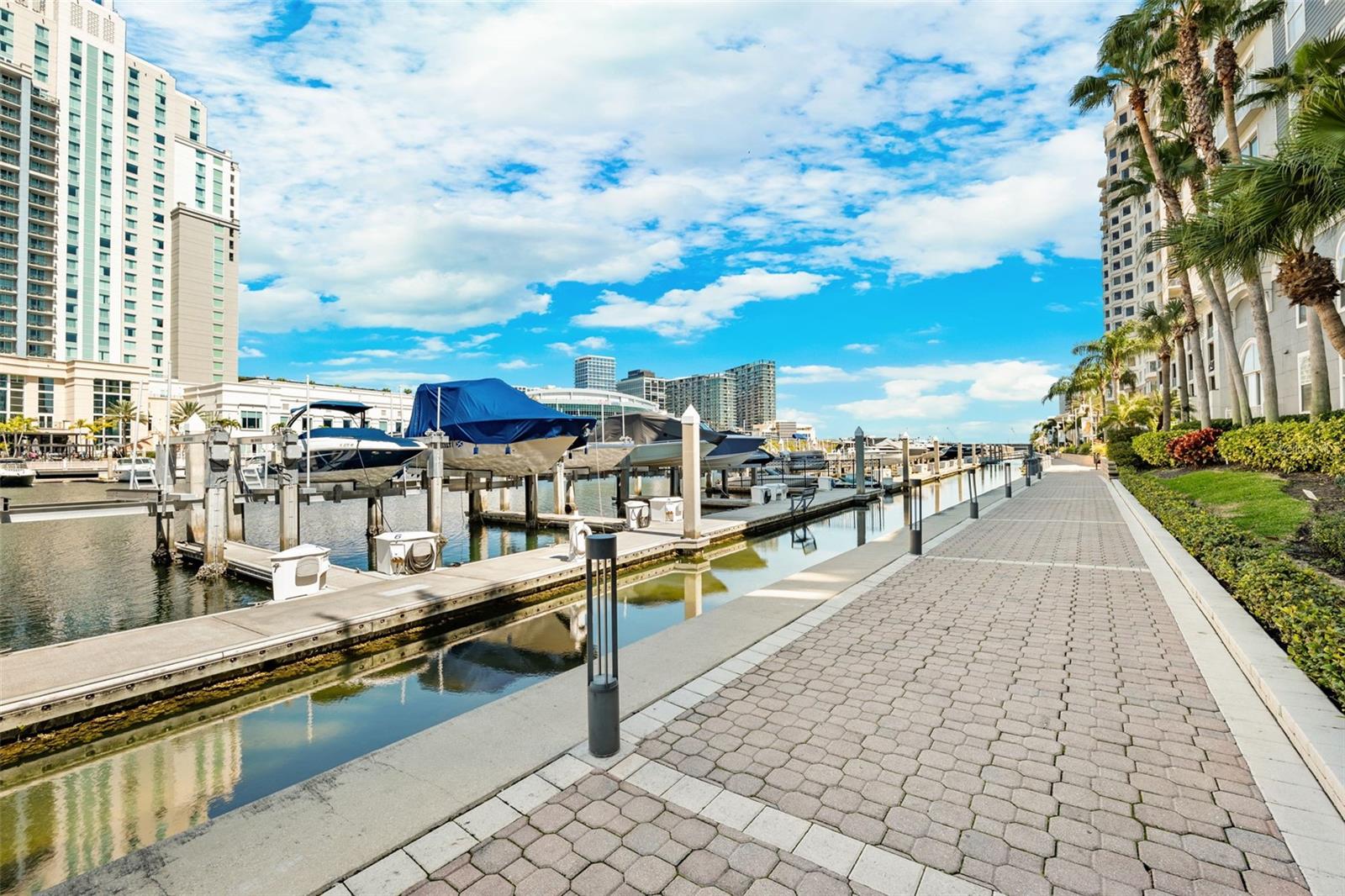 Image 31 of 39 For 700 Harbour Island Boulevard 143