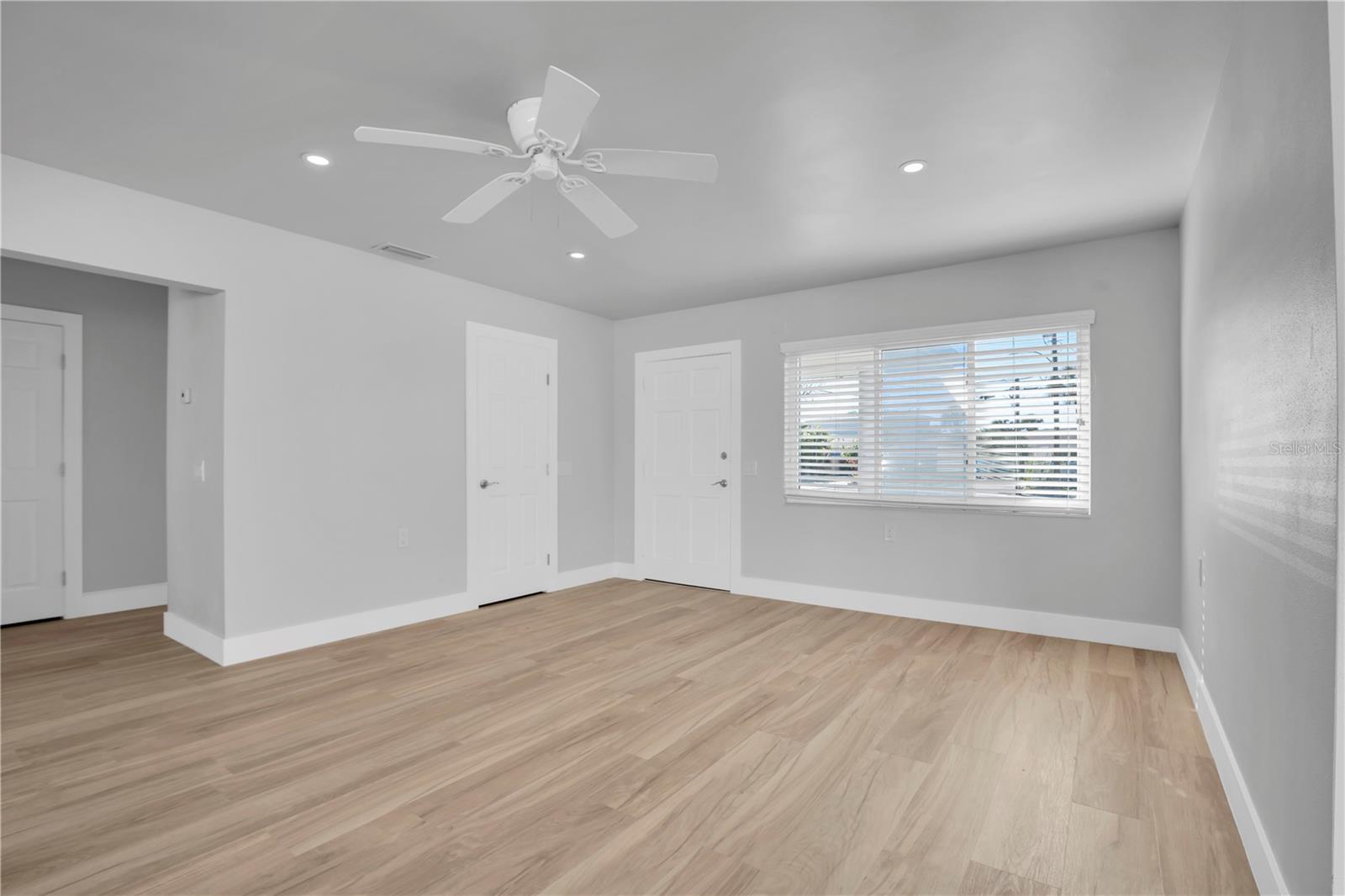 Image 10 of 33 For 8651 Gulf Boulevard