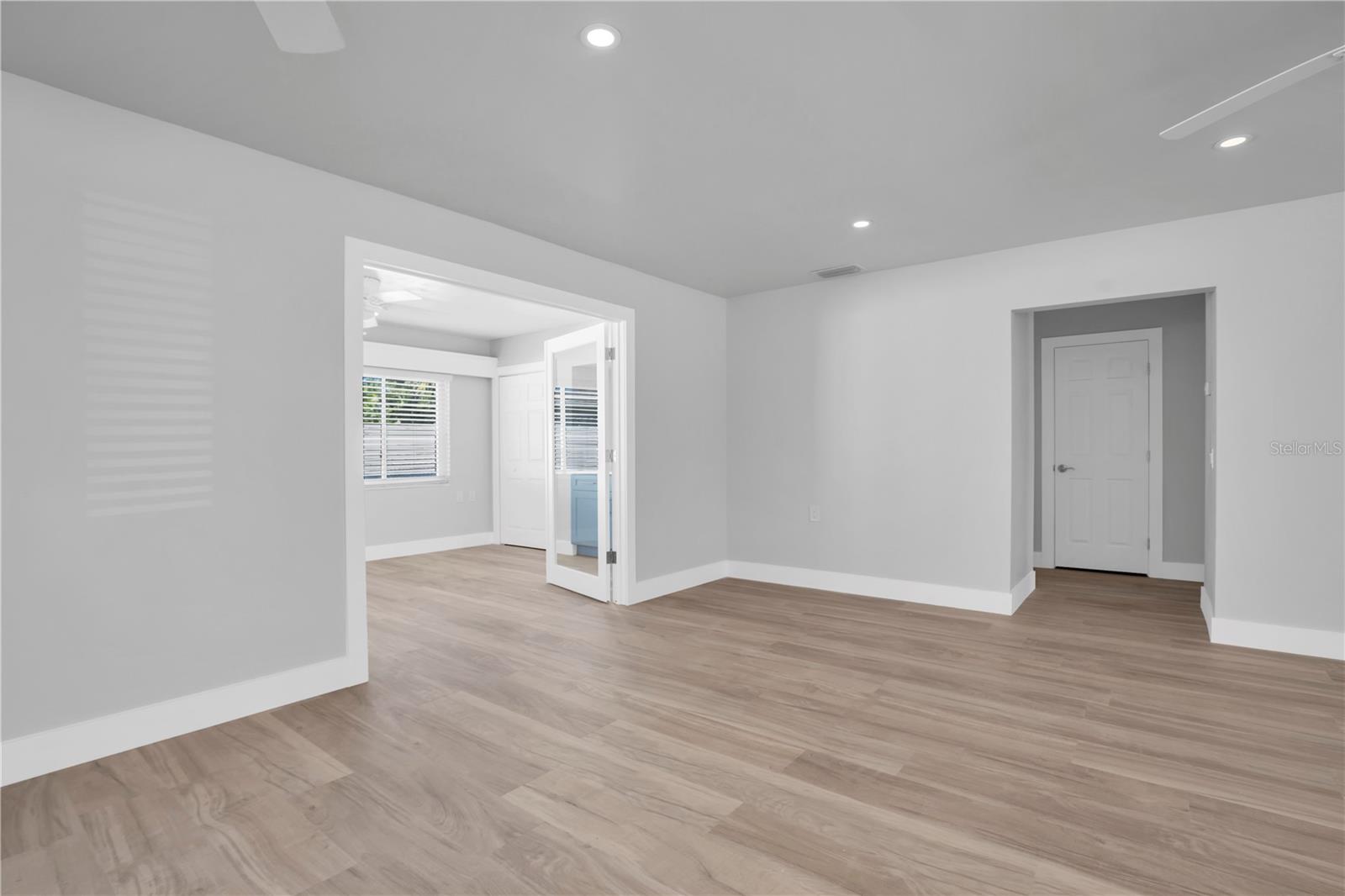 Image 16 of 33 For 8651 Gulf Boulevard