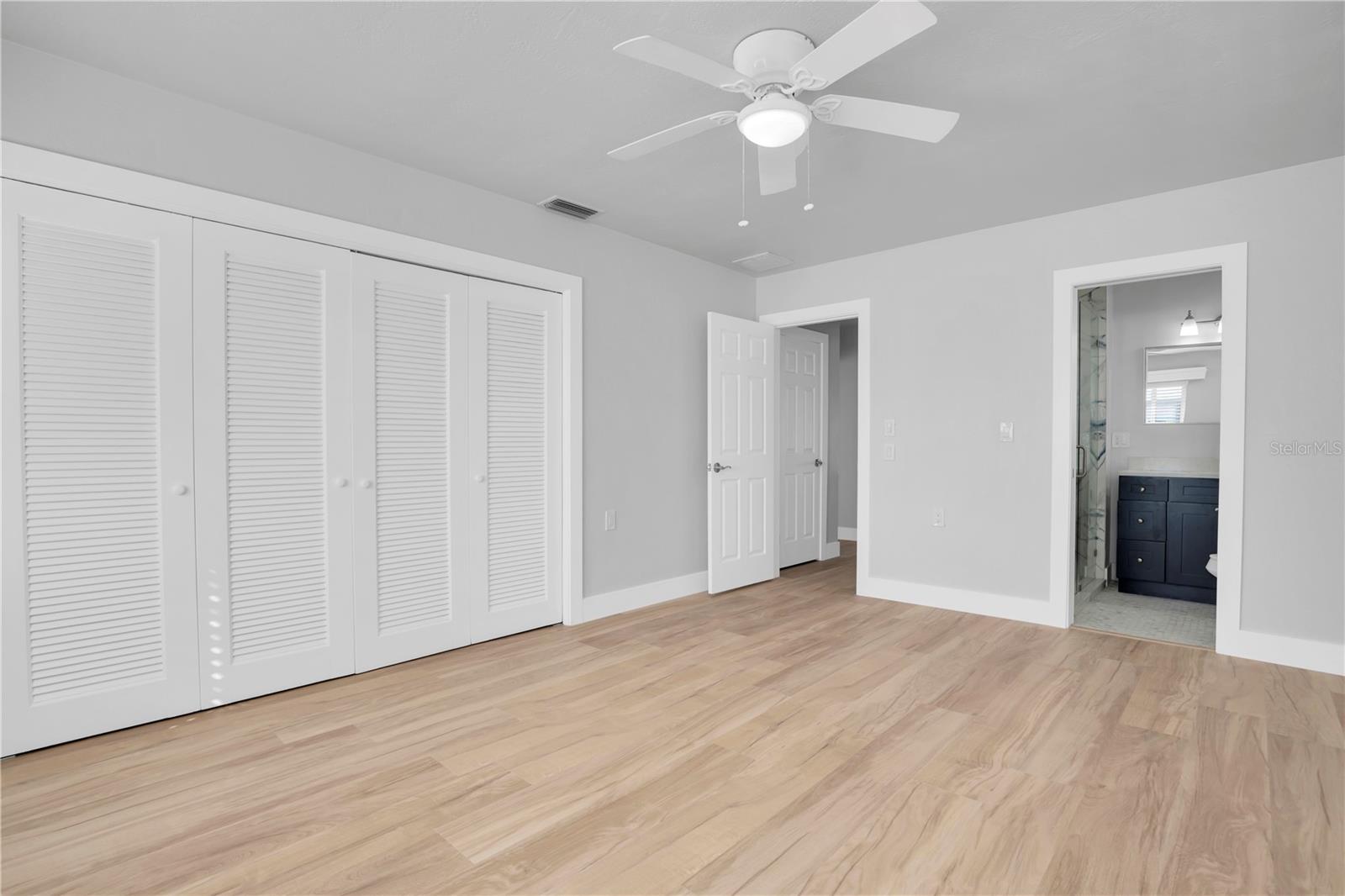 Image 20 of 33 For 8651 Gulf Boulevard