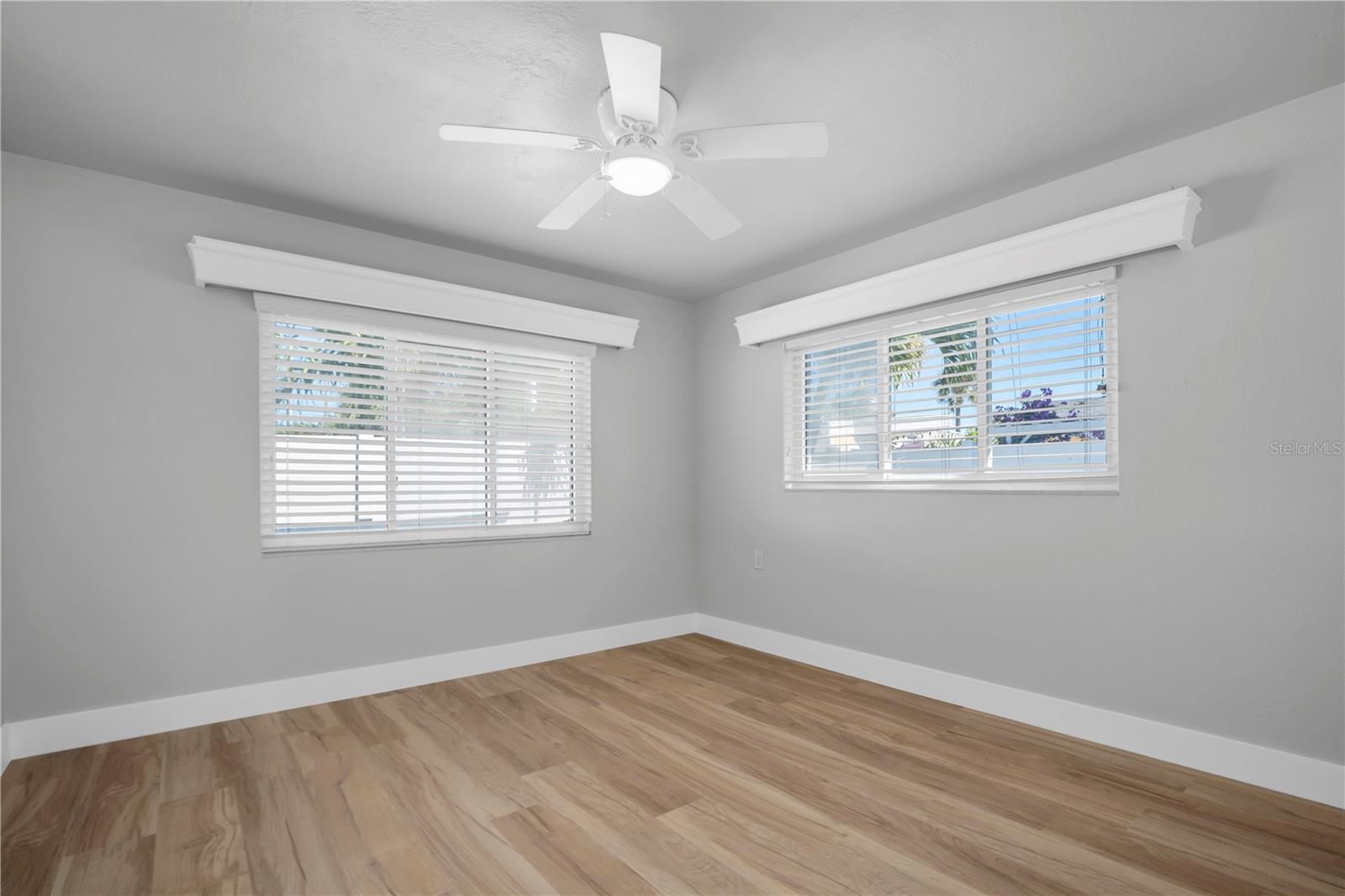 Image 22 of 33 For 8651 Gulf Boulevard