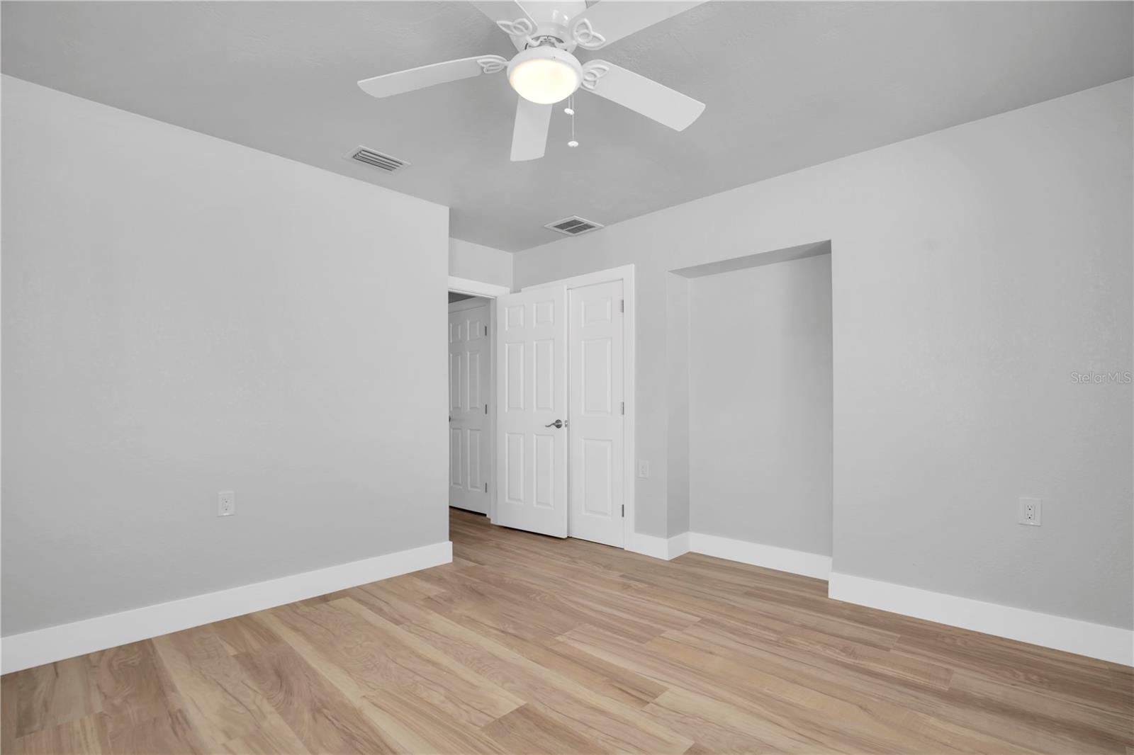 Image 23 of 33 For 8651 Gulf Boulevard