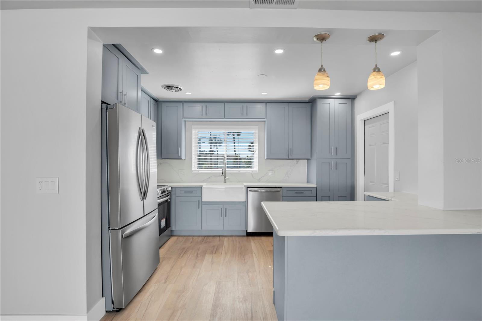 Image 8 of 33 For 8651 Gulf Boulevard