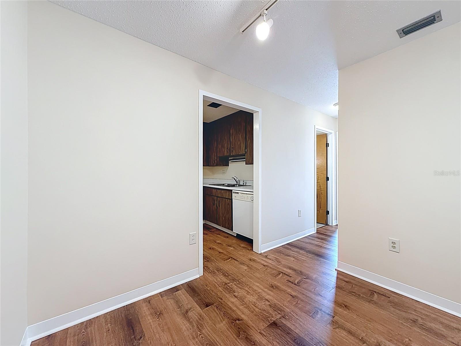 Image 16 of 45 For 2700 Bayshore Boulevard 1207