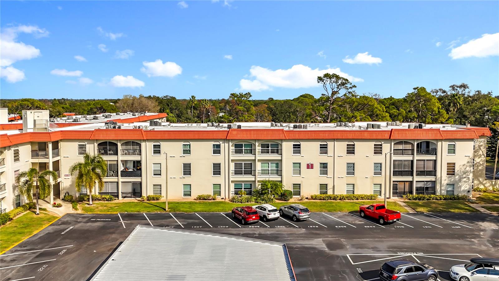 Image 2 of 45 For 2700 Bayshore Boulevard 1207