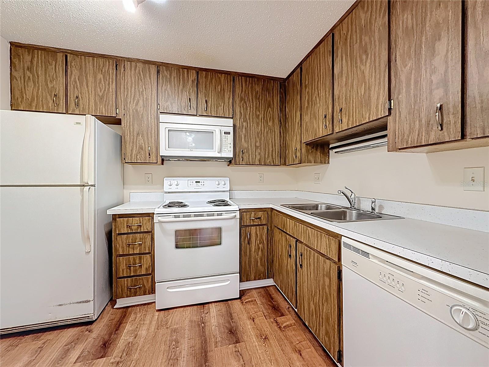 Image 20 of 45 For 2700 Bayshore Boulevard 1207