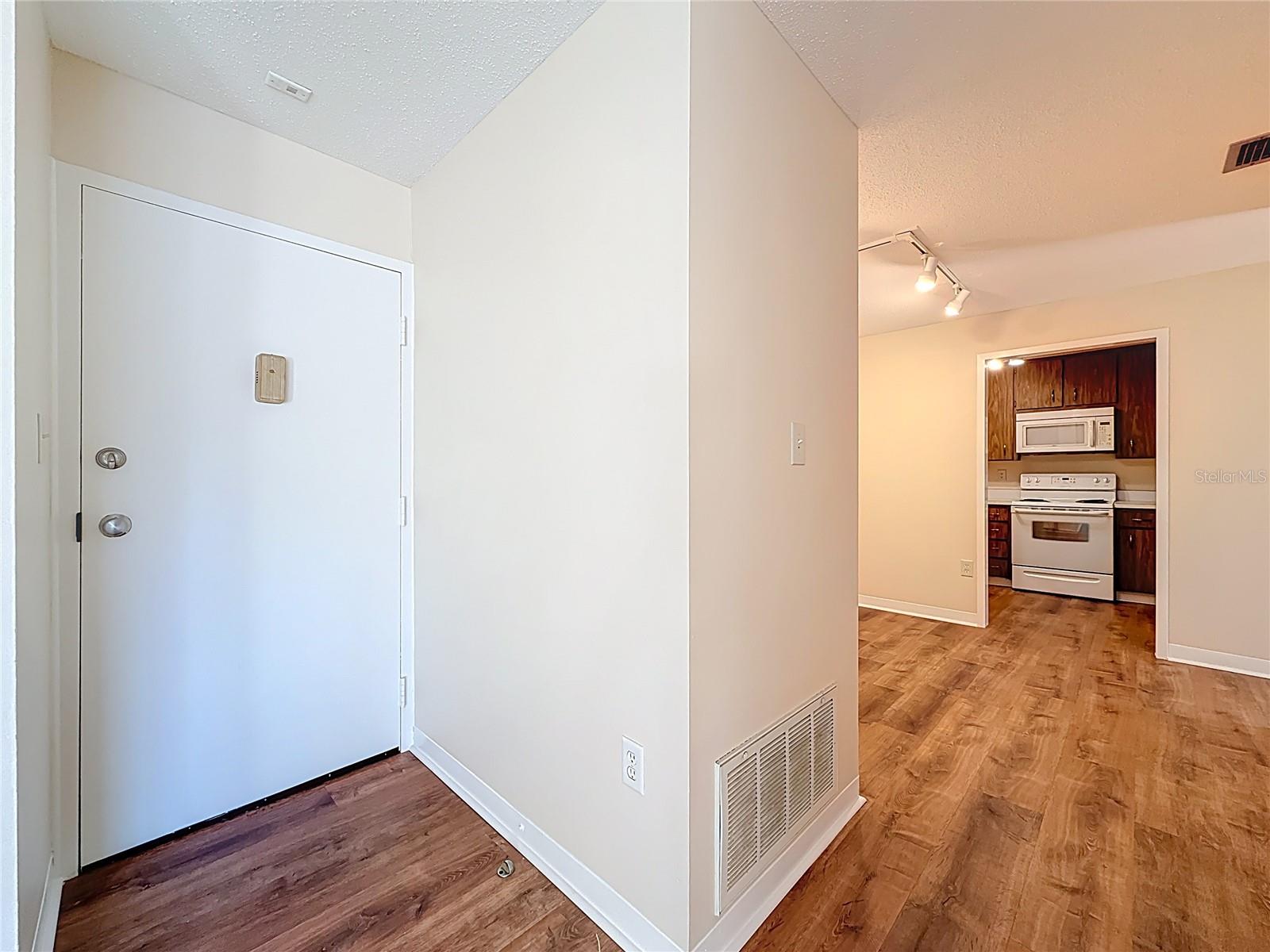 Image 9 of 45 For 2700 Bayshore Boulevard 1207