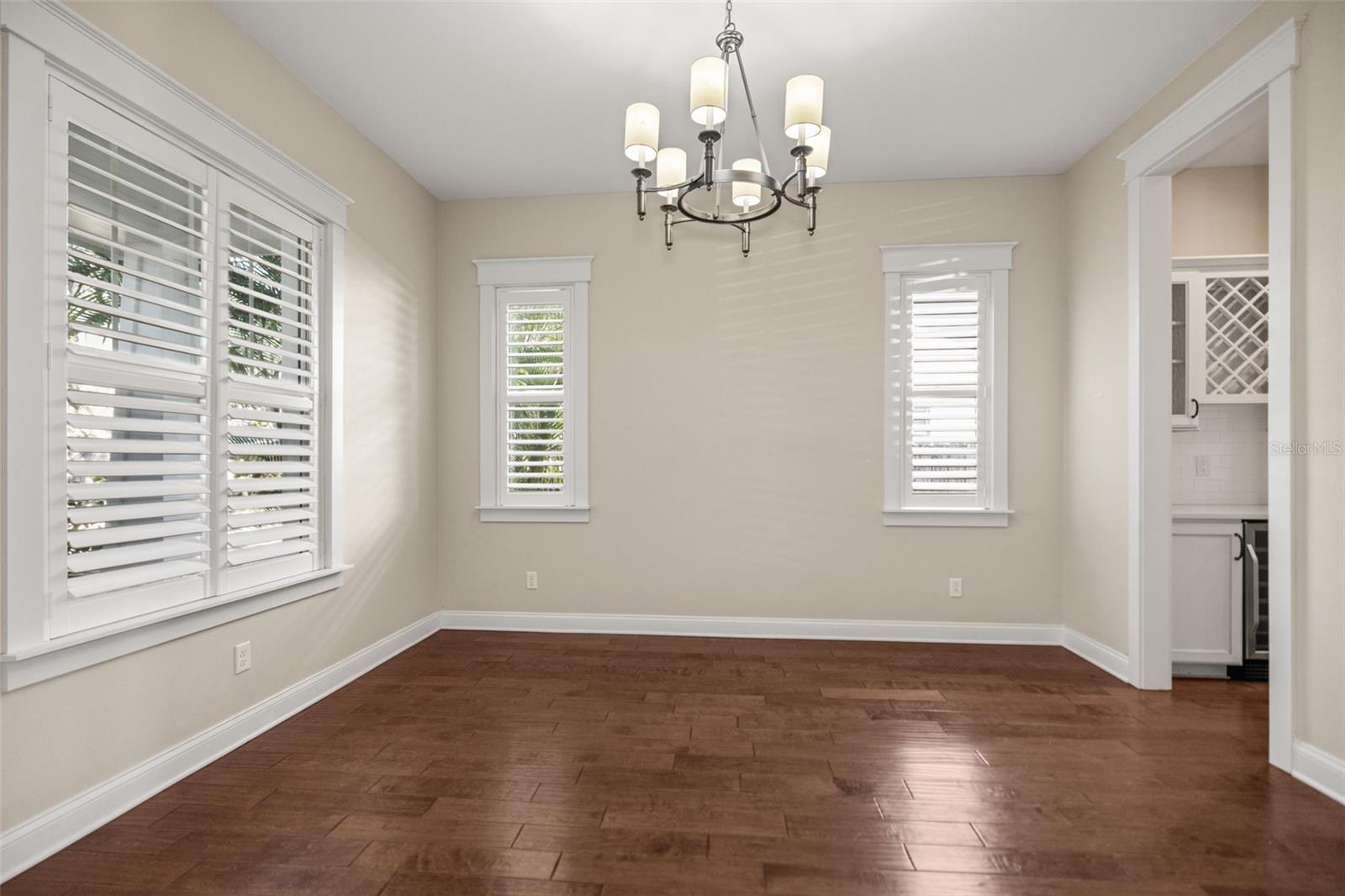 Image 17 of 75 For 158 21st Avenue N