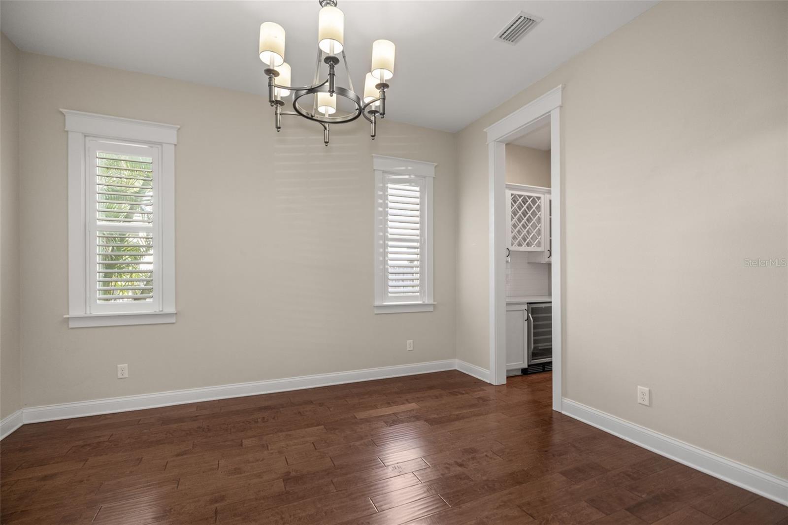 Image 18 of 75 For 158 21st Avenue N