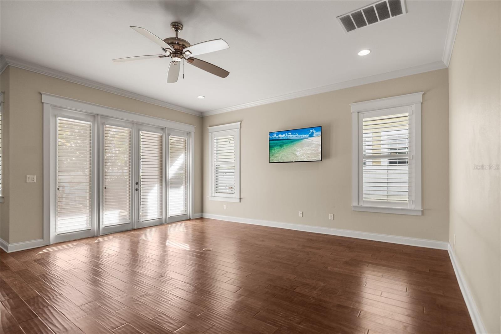 Image 20 of 75 For 158 21st Avenue N