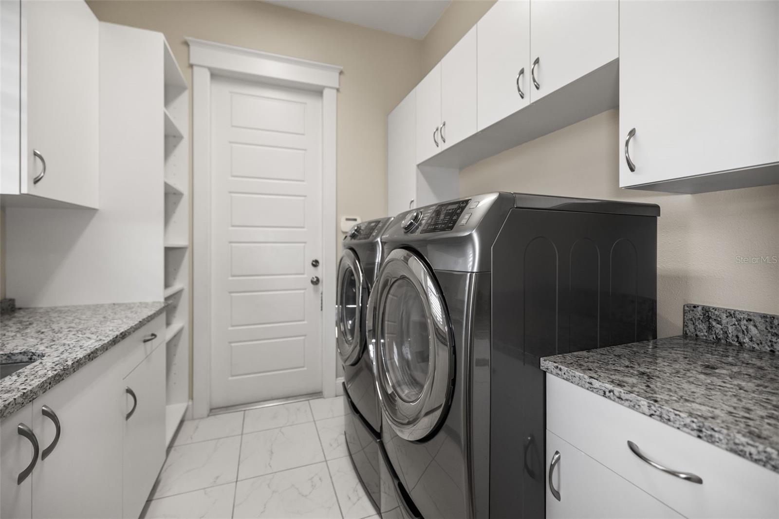 Image 23 of 75 For 158 21st Avenue N