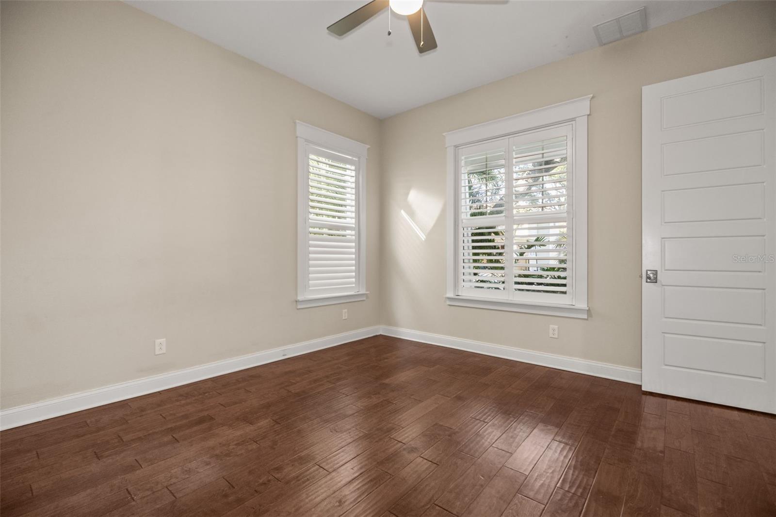 Image 27 of 75 For 158 21st Avenue N