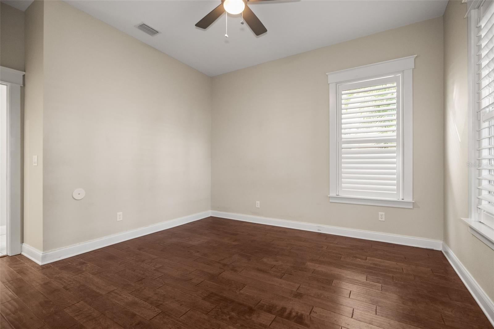 Image 28 of 75 For 158 21st Avenue N