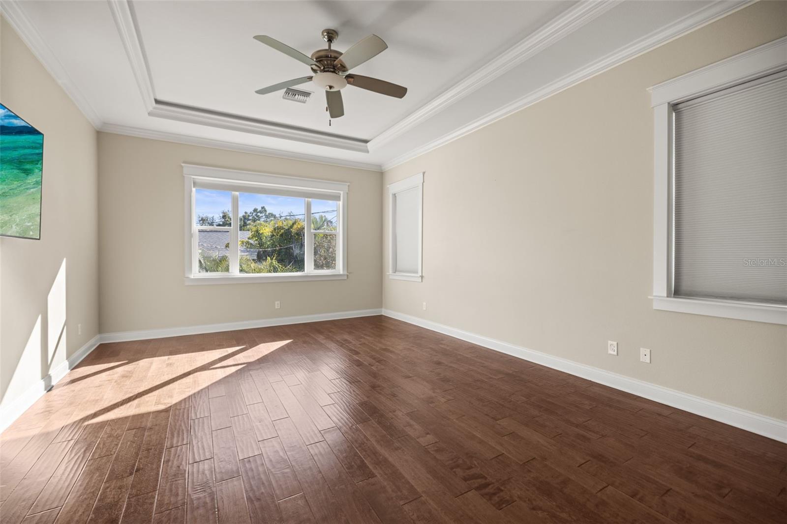 Image 34 of 75 For 158 21st Avenue N