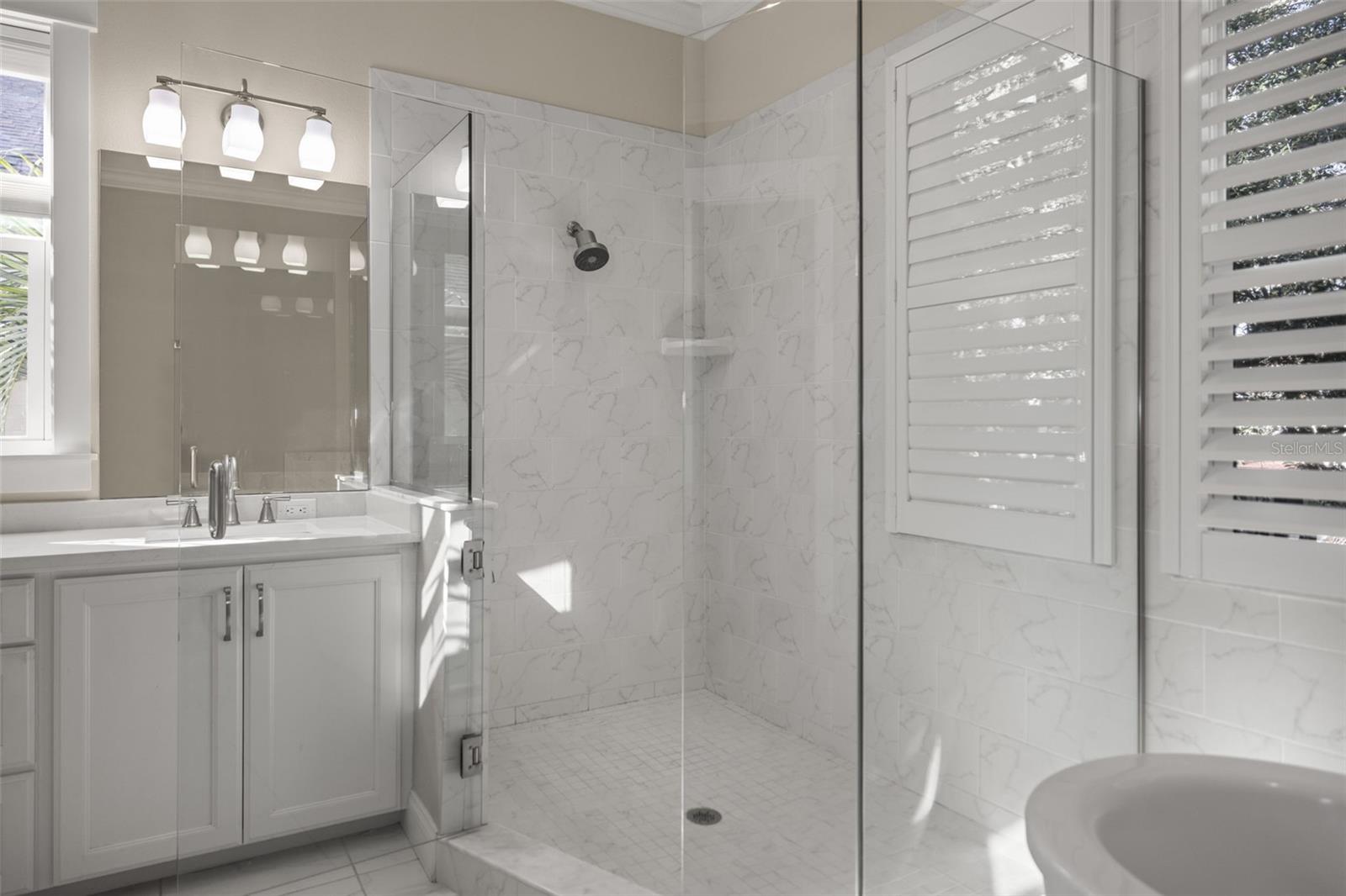 Image 40 of 75 For 158 21st Avenue N