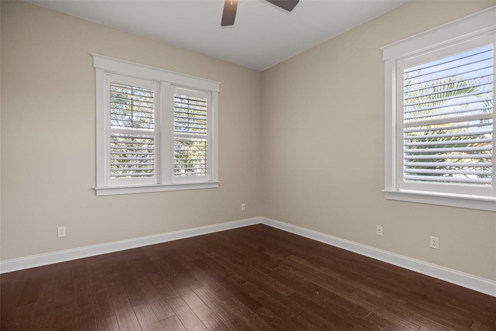 Image 45 of 75 For 158 21st Avenue N