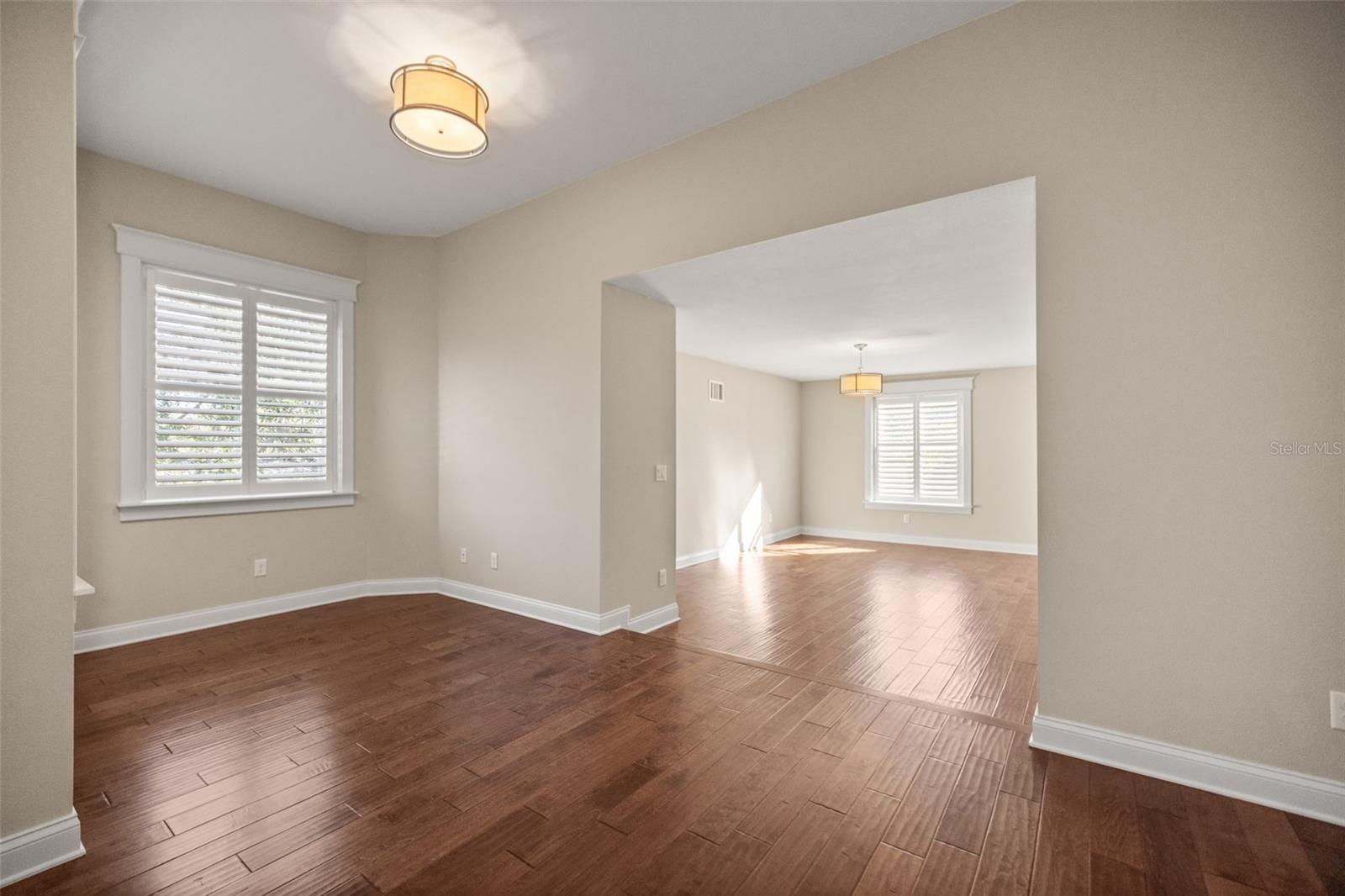 Image 52 of 75 For 158 21st Avenue N