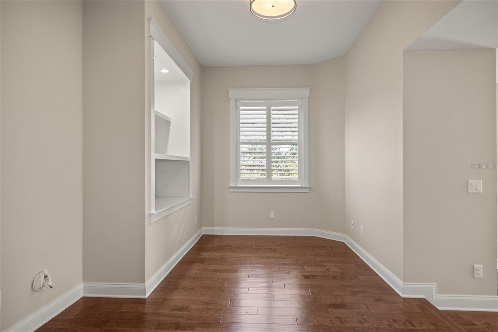 Image 57 of 75 For 158 21st Avenue N