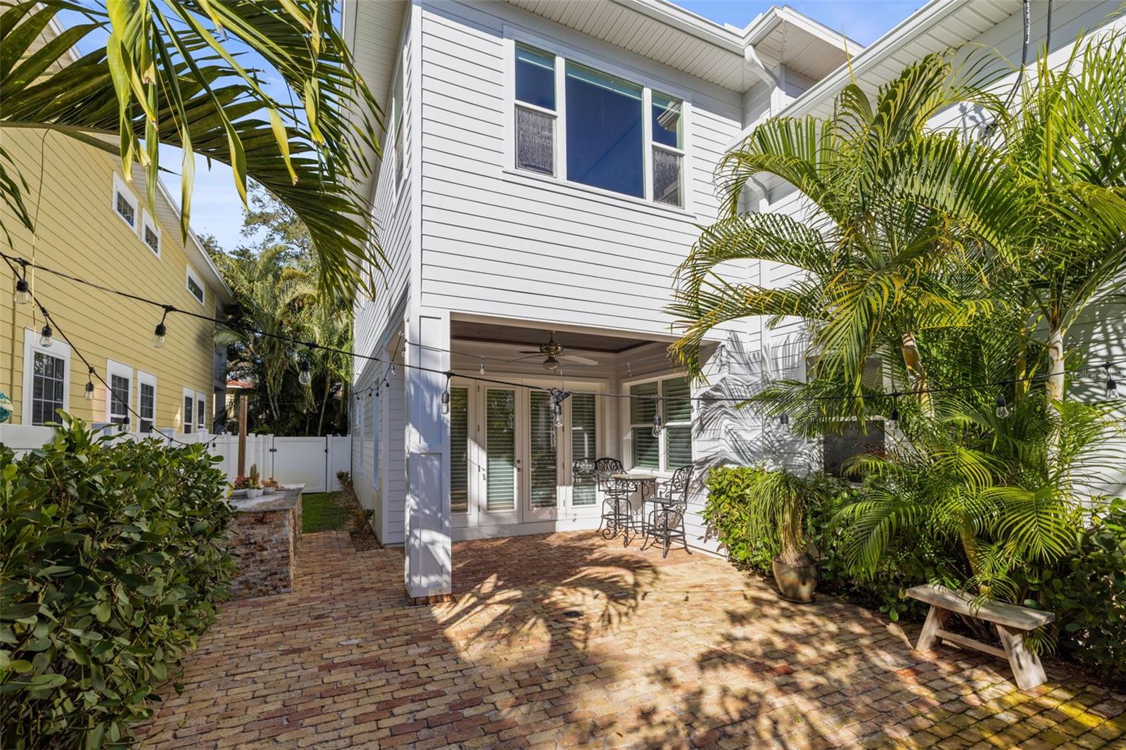 Image 65 of 75 For 158 21st Avenue N