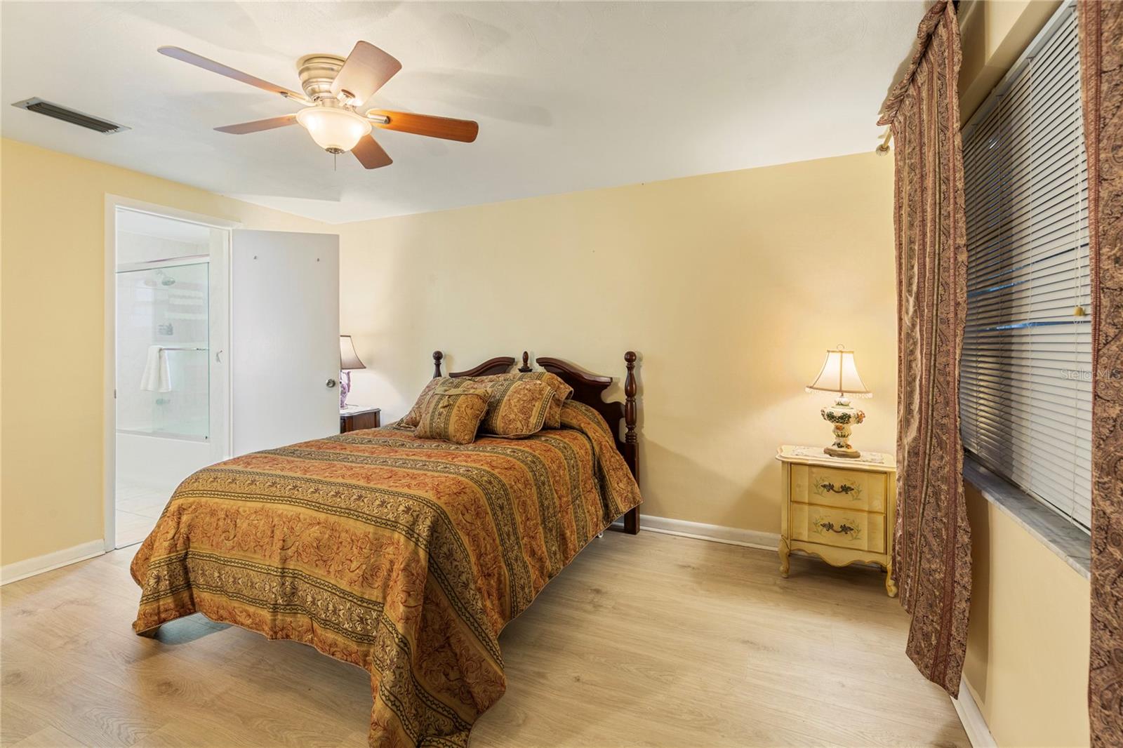 Image 20 of 28 For 3228 Rock Valley Drive