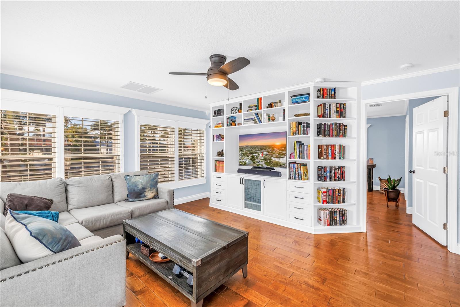 Image 11 of 30 For 4880 Dover Street Ne