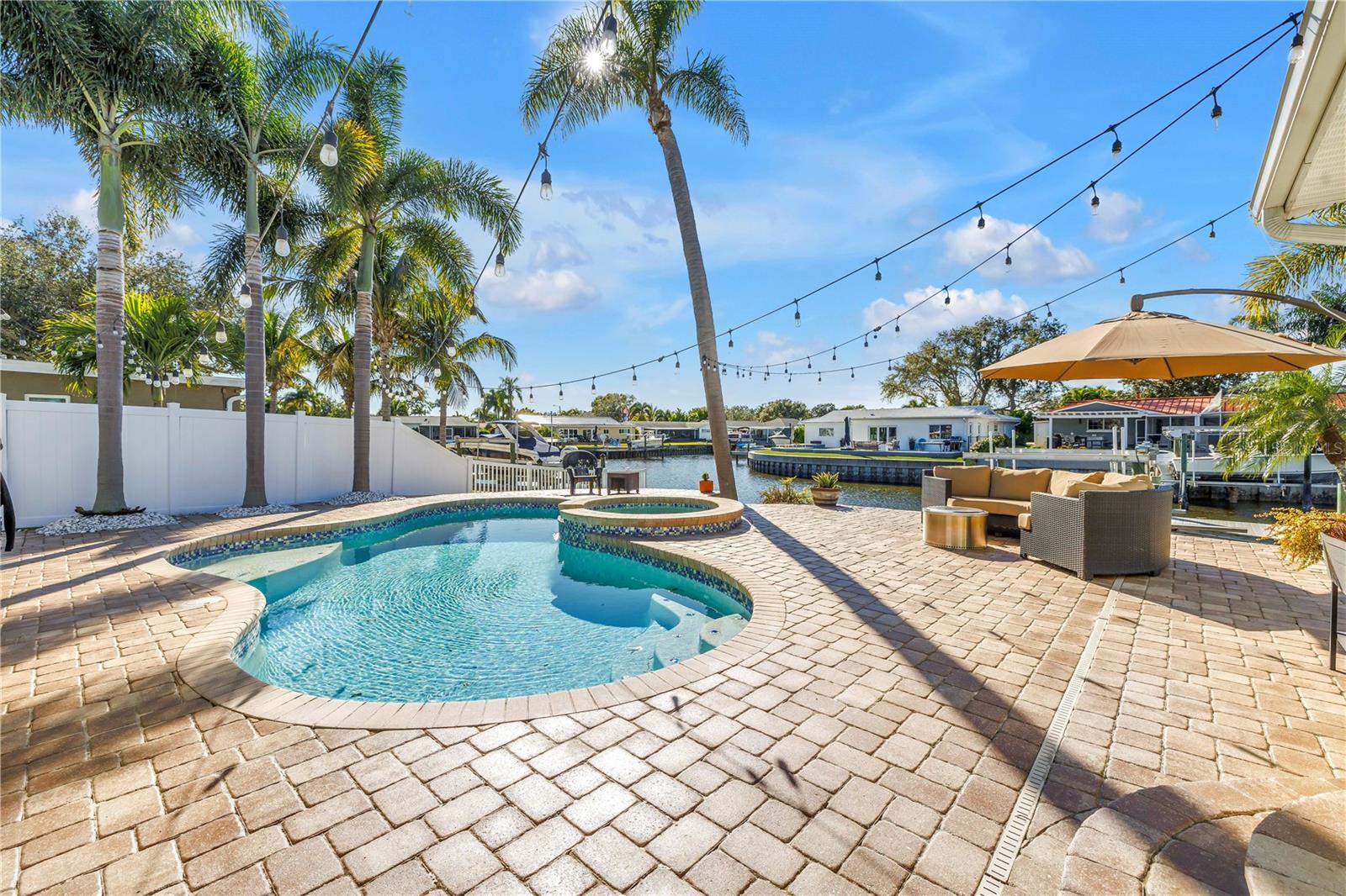 Image 19 of 30 For 4880 Dover Street Ne