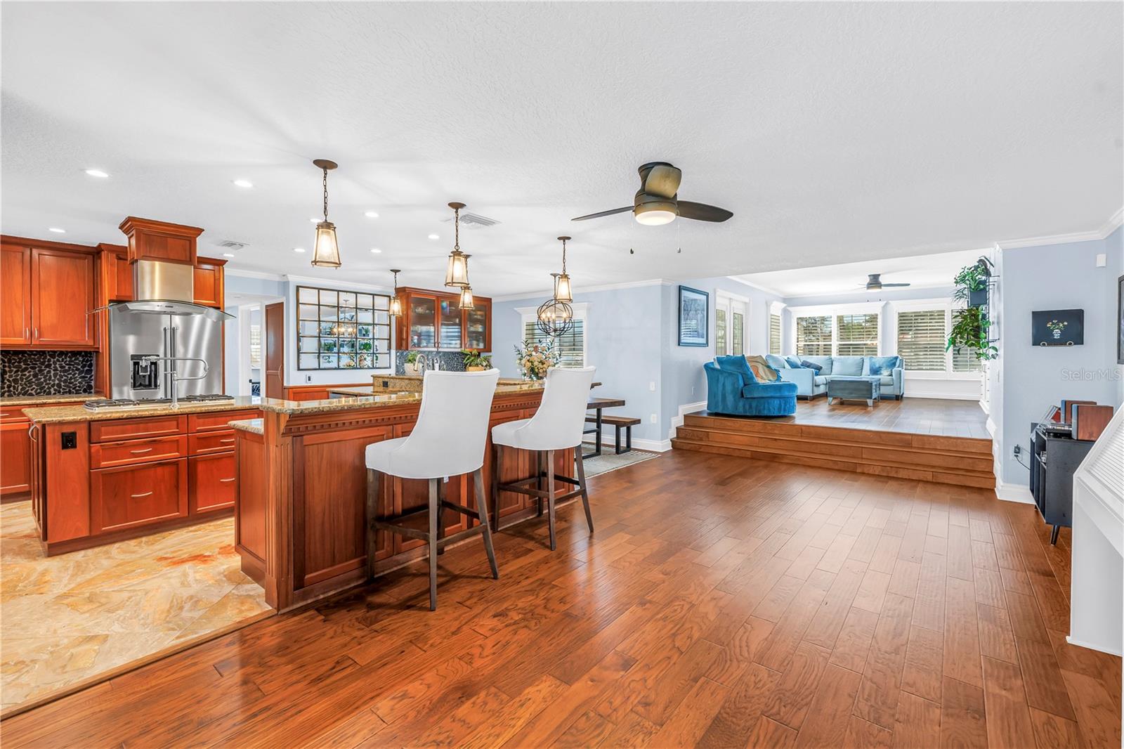 Image 2 of 30 For 4880 Dover Street Ne