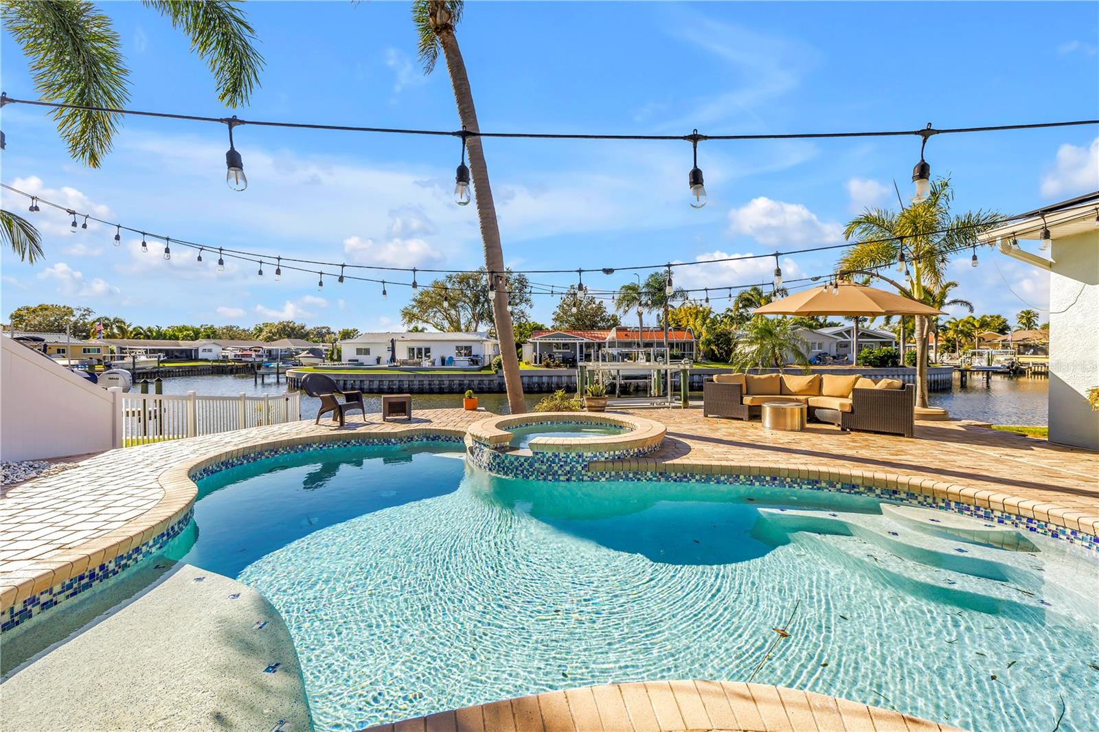 Image 21 of 30 For 4880 Dover Street Ne