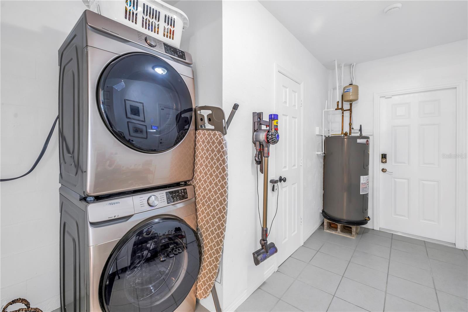 Image 22 of 30 For 4880 Dover Street Ne