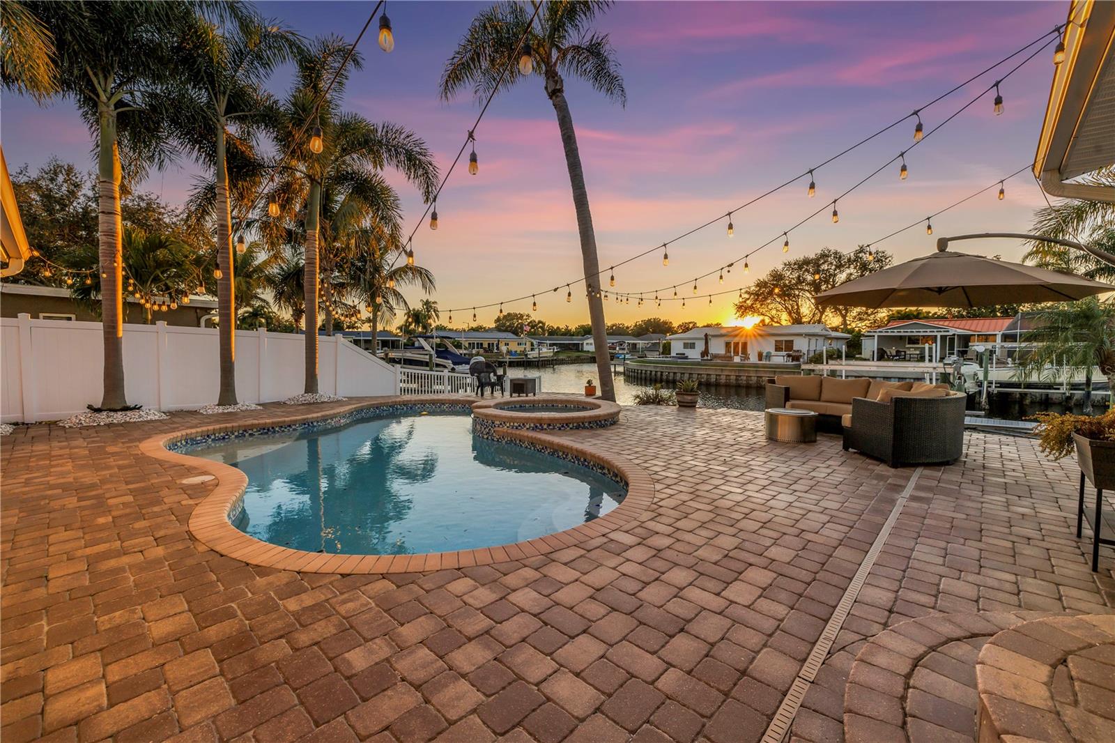 Image 25 of 30 For 4880 Dover Street Ne