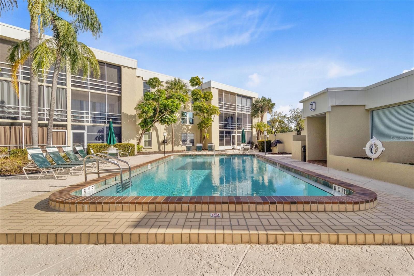 Image 15 of 16 For 2302 Manhattan Avenue 317