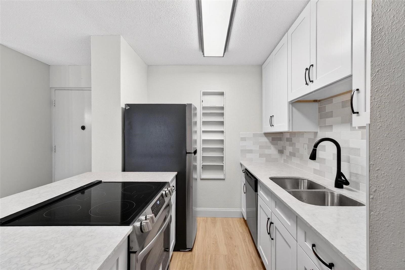 Image 2 of 16 For 2302 Manhattan Avenue 317