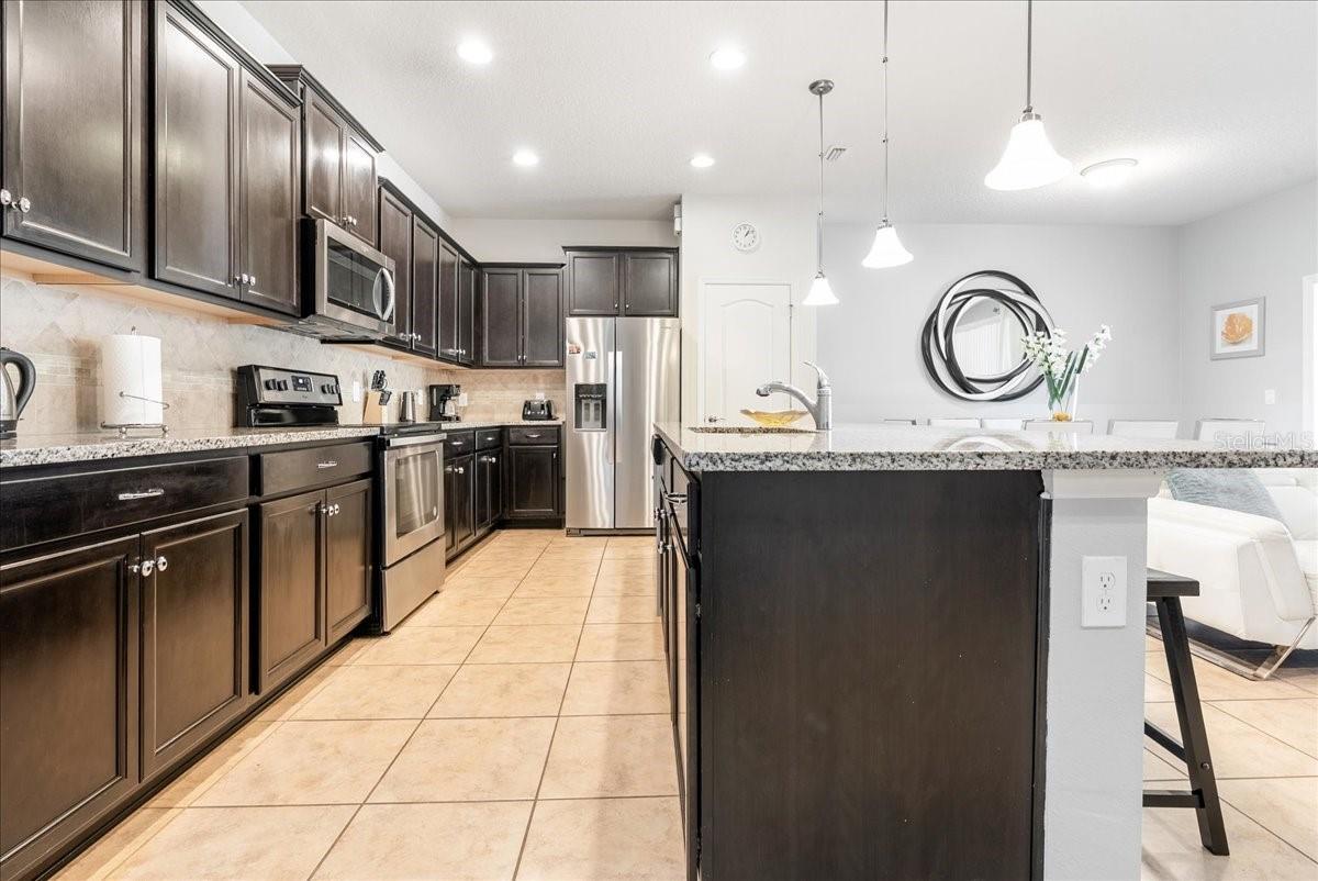 Image 10 of 33 For 8839 Geneve Court