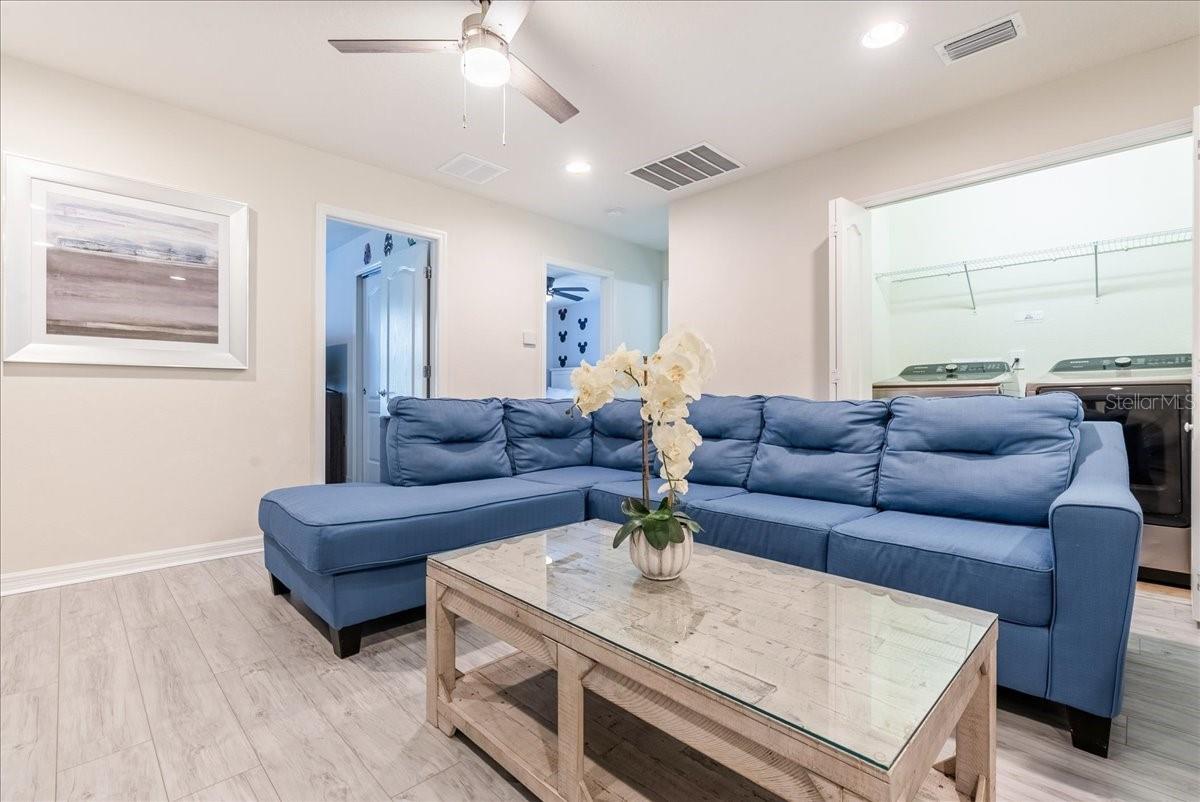 Image 17 of 33 For 8839 Geneve Court