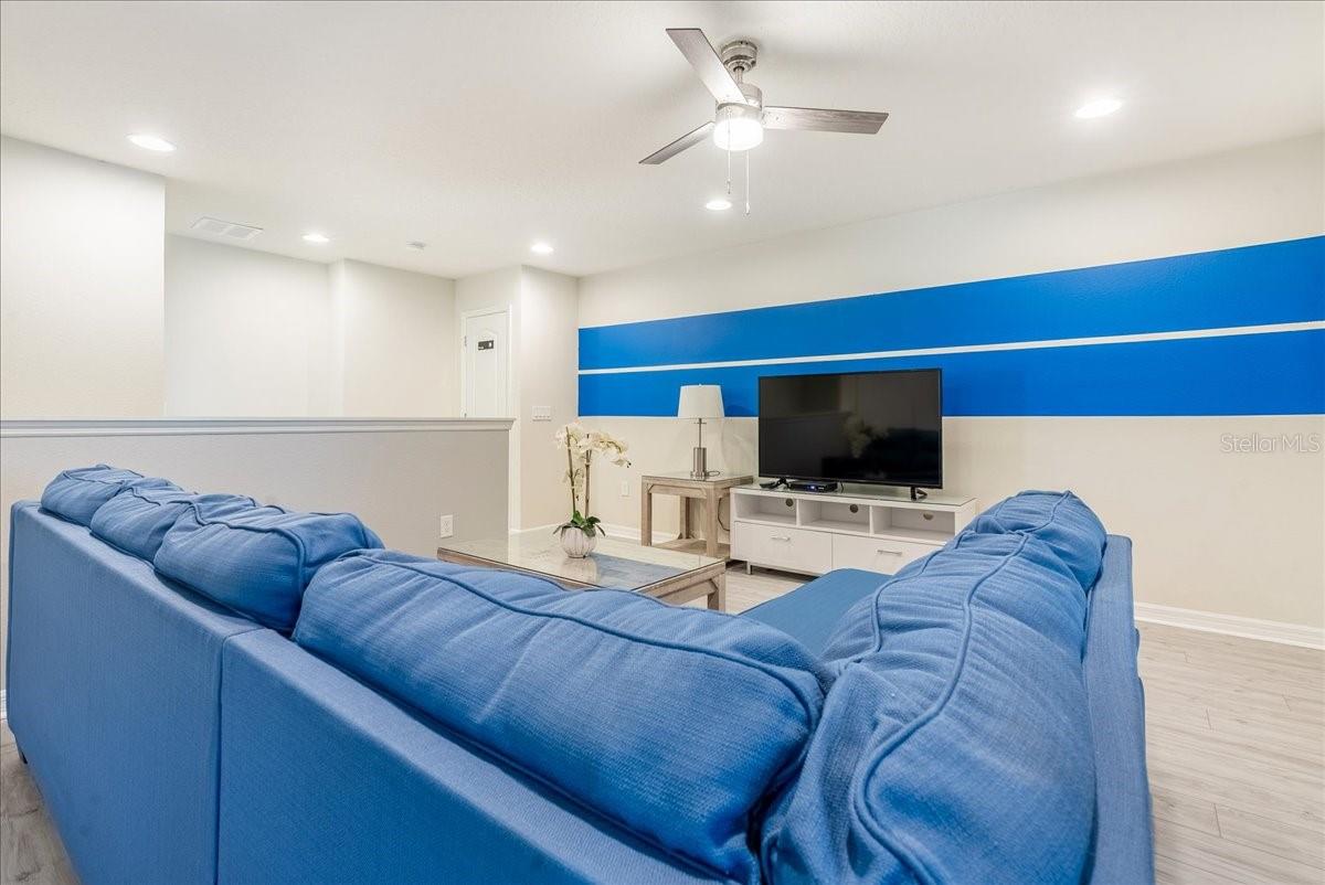 Image 18 of 33 For 8839 Geneve Court