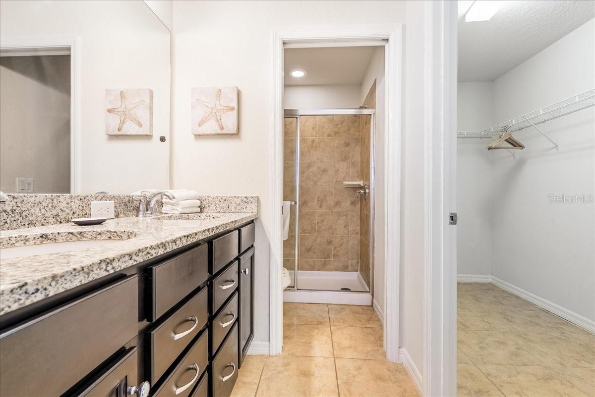 Image 20 of 33 For 8839 Geneve Court