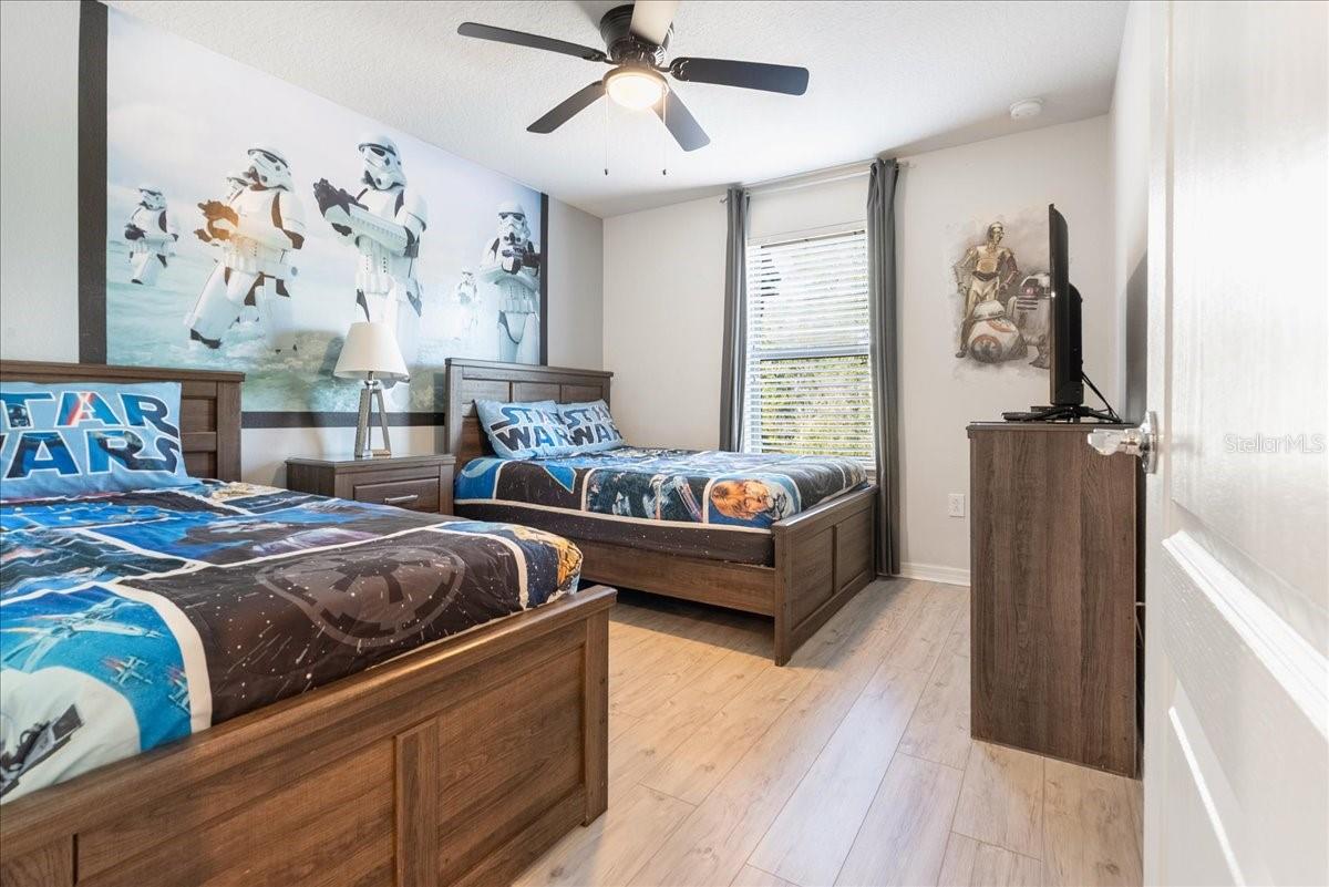 Image 22 of 33 For 8839 Geneve Court