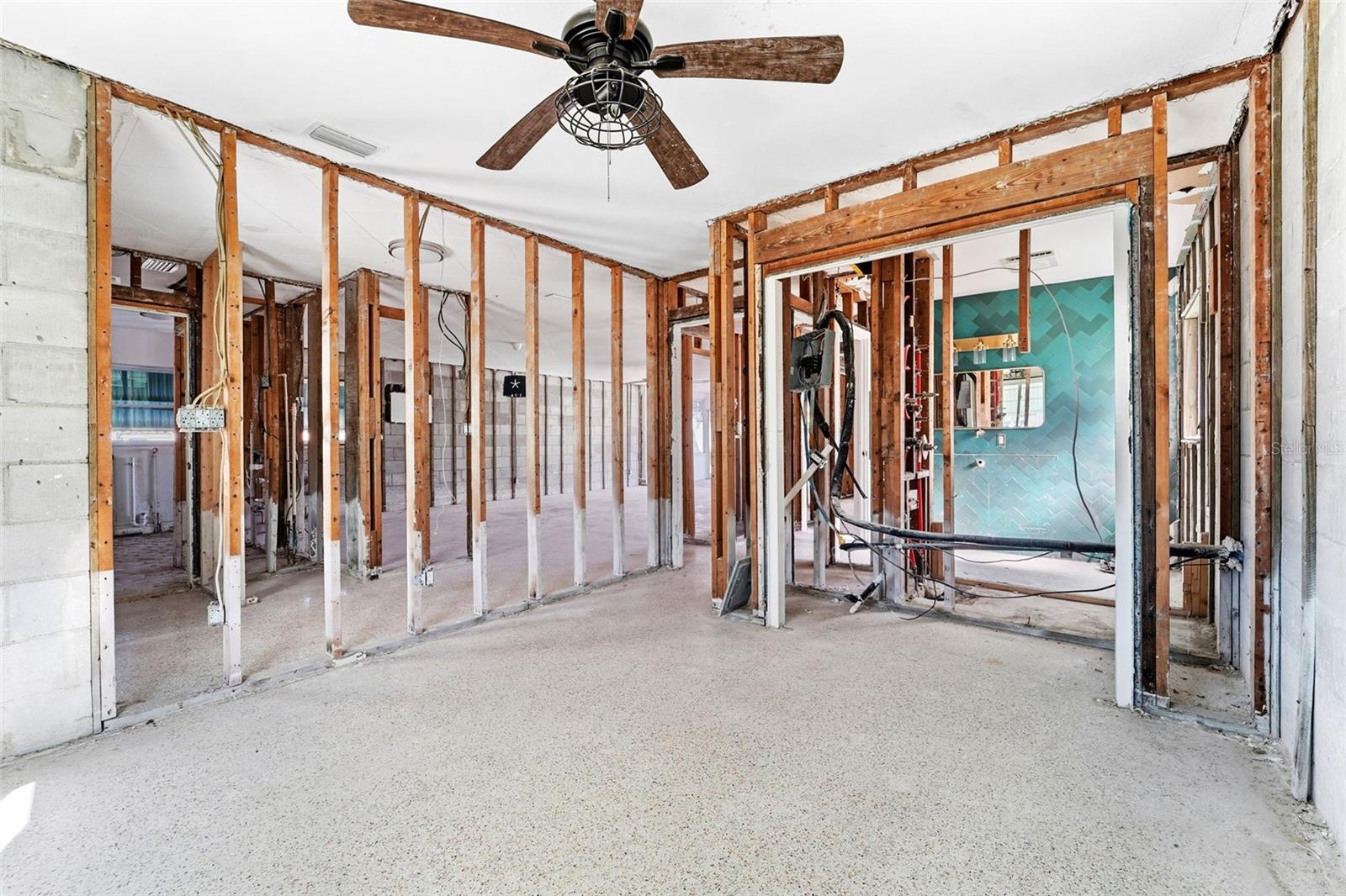 Image 13 of 28 For 14555 Bayshore Drive