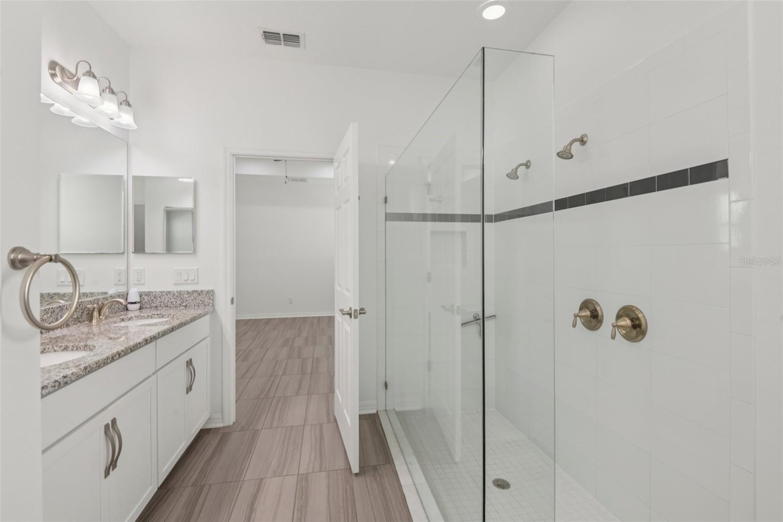 Image 18 of 36 For 3982 Night Star Trail